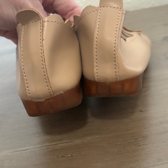 Genuine Leather Scalloped Cream Nude Ballet Flats with Bow Accent - Picture 7 of 7